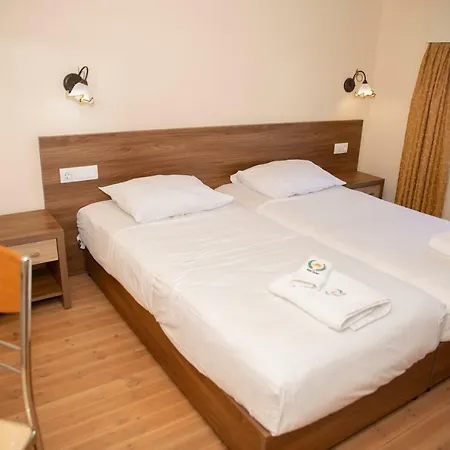 Alia Beach Hotel 3*