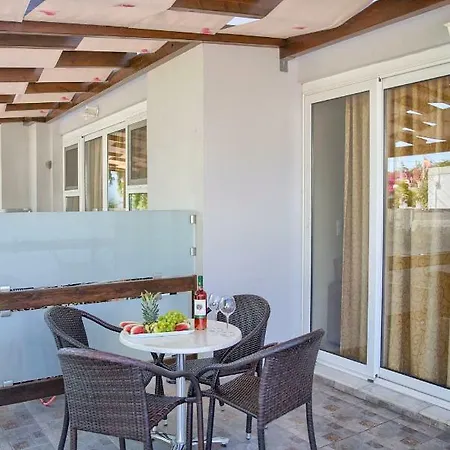 Alia Beach 3*